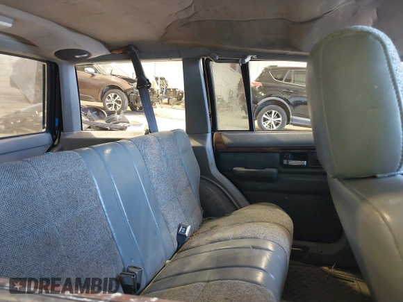 1996 Jeep Cherokee Country with VIN 1J4FJ78S6TL131226, listed as a IAAI auction lot 42367508 with 207,615 mi miles and . Bid and sale history available at DreamBid. Image 8.