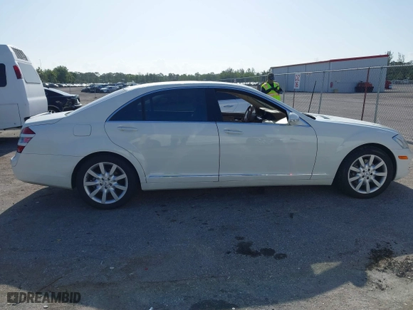 2007 Mercedes-Benz S-Class 5.5L V8 with VIN WDDNG71X27A082359, listed as a IAAI auction lot 42006249 with 90,527 mi miles. Bid and sale history available at carsss.com. Image 14.