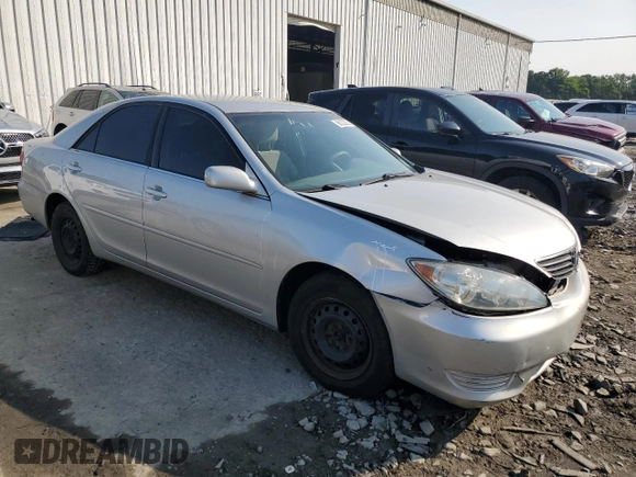 2005 Toyota Camry LE z VIN 4T1BE30K85U569235, wystawiony jako Copart lot #60223665 z przebiegiem 207 341 mil mil oraz Szkoda całkowita • Salvage title. Historia ofert i sprzedaży dostępna na DreamBid. Obrazek 4.