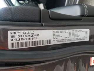 2021 Jeep Grand Cherokee 80th Anniversary z VIN 1C4RJEBG7MC679667, wystawiony jako Copart lot #54167225 z przebiegiem 77 268 mil mil oraz Szkoda całkowita • Salvage title. Historia ofert i sprzedaży dostępna na DreamBid. Obrazek 13.