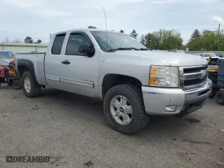 2011 Chevrolet Silverado 1500 LT with VIN 1GCRKSE33BZ125184, listed as a Copart auction lot 54854925 with 201,029 mi miles and Clean Title. Bid and sale history available at carsss.com. Image 4.
