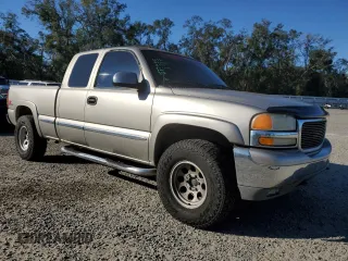 2000 GMC New Sierra 1500 SLE with VIN 1GTEK19T4YE126248, listed as a Copart auction lot 82400294 with 0 mi miles and Salvage Title. Bid and sale history available at carsss.com. Image 4.