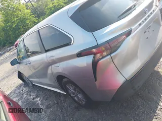 2024 Toyota Sienna LE z VIN 5TDKRKEC0RS203462, wystawiony jako IAAI lot #42240548 z przebiegiem 28 038 mil mil oraz . Historia ofert i sprzedaży dostępna na DreamBid. Obrazek 14.