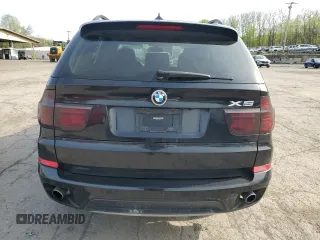 2013 BMW X5 xDrive35i z VIN 5UXZV4C56D0B24871, wystawiony jako Copart lot #55187185 z przebiegiem 141 533 mil mil oraz Czysty tytuł • Clean title. Historia ofert i sprzedaży dostępna na DreamBid. Obrazek 6.