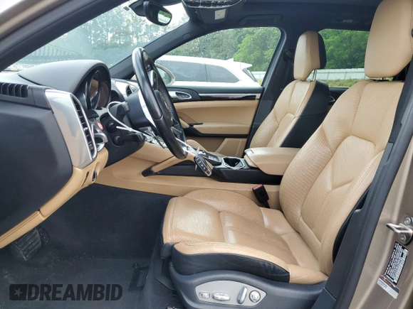 2016 Porsche Cayenne z VIN WP1AA2A25GKA37765, wystawiony jako Copart lot #54698215 z przebiegiem 100 290 mil mil oraz Szkoda całkowita • Salvage title. Historia ofert i sprzedaży dostępna na DreamBid. Obrazek 7.
