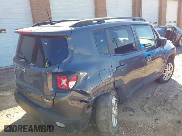 2020 Jeep Renegade Latitude with VIN ZACNJBBB1LPL49421, listed as a IAAI auction lot 41649980 with 84,596 mi miles. Bid and sale history available at carsss.com. Image 4.