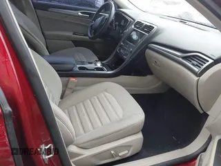 2019 Ford Fusion SE with VIN 3FA6P0HD0KR104302, listed as a IAAI auction lot 41550333 with 73,894 mi miles. Bid and sale history available at carsss.com. Image 5.