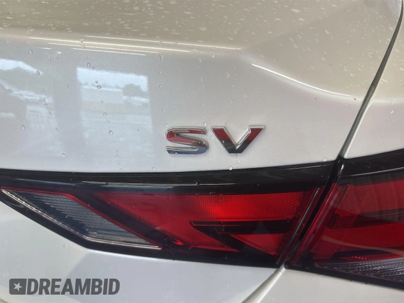 2024 Nissan Sentra SV with VIN 3N1AB8CV6RY295213, listed as a IAAI auction lot 42796157 with 17,859 mi miles and . Bid and sale history available at DreamBid. Image 4.