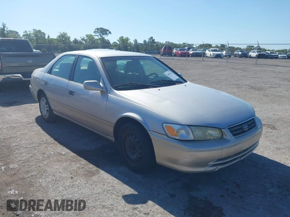 2001 Toyota Camry CE with VIN 4T1BG22K81U075419, listed as a IAAI auction lot 41994243 with 176,157 mi miles. Bid and sale history available at carsss.com. Image 1.