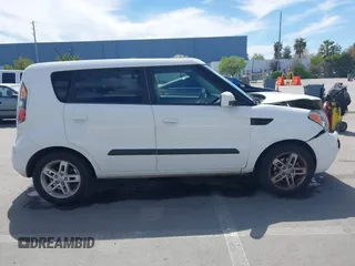 2010 Kia Soul + with VIN KNDJT2A21A7128666, listed as a IAAI auction lot 42019160 with 113,198 mi miles. Bid and sale history available at carsss.com. Image 13.