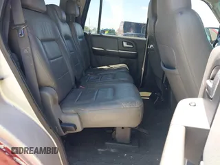 2003 Ford Expedition Special Service with VIN 1FMPU15L33LA76211, listed as a IAAI auction lot 42035061 with 211,599 mi miles. Bid and sale history available at carsss.com. Image 8.
