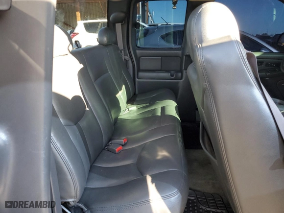2004 GMC Sierra 1500 SLT with VIN 1GTEK19T44E393660, listed as a Copart auction lot 47987365 with 215,828 mi miles and Clean Title. Bid and sale history available at carsss.com. Image 10.