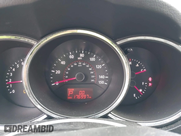 2012 Kia Sorento EX with VIN 5XYKU4A20CG200895, listed as a IAAI auction lot 41631262 with 176,997 mi miles. Bid and sale history available at carsss.com. Image 7.