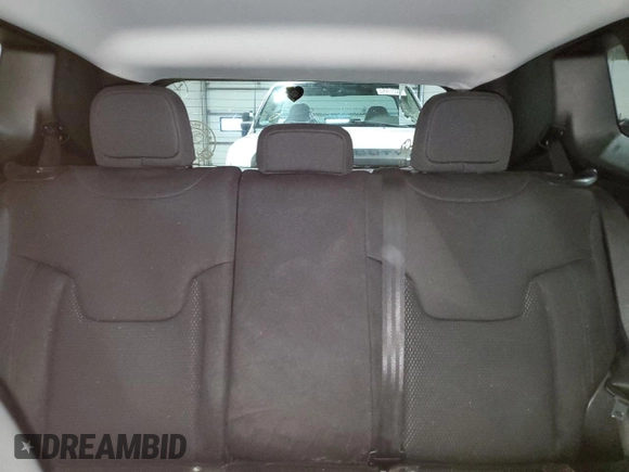 2018 Jeep Renegade Latitude z VIN ZACCJABHXJPH33316, wystawiony jako Copart lot #57911455 z przebiegiem 79 597 mil mil oraz Czysty tytuł • Clean title. Historia ofert i sprzedaży dostępna na DreamBid. Obrazek 10.