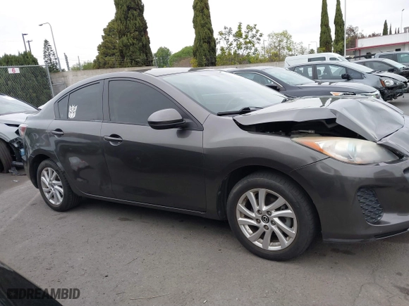 2013 Mazda Mazda3 i Grand Touring with VIN JM1BL1WP9D1758445, listed as a IAAI auction lot 41847918 with 140,833 mi miles. Bid and sale history available at carsss.com. Image 13.