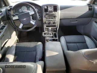 2006 Chrysler 300 Touring with VIN 2C3KK53G96H100292, listed as a Copart auction lot 69859834 with 189,678 mi miles and Clean Title. Bid and sale history available at carsss.com. Image 8.