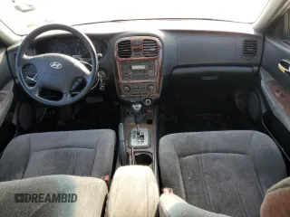 2005 Hyundai Sonata GLS with VIN KMHWF35H45A102665, listed as a Copart auction lot 76581204 with 208,763 mi miles and Salvage Title. Bid and sale history available at carsss.com. Image 8.