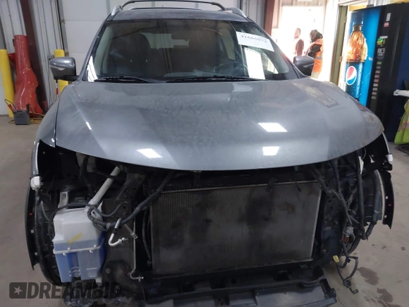 2015 Nissan Rogue SV with VIN 5N1AT2MV8FC846568, listed as a IAAI auction lot 41665072 with 105,841 mi miles. Bid and sale history available at carsss.com. Image 13.