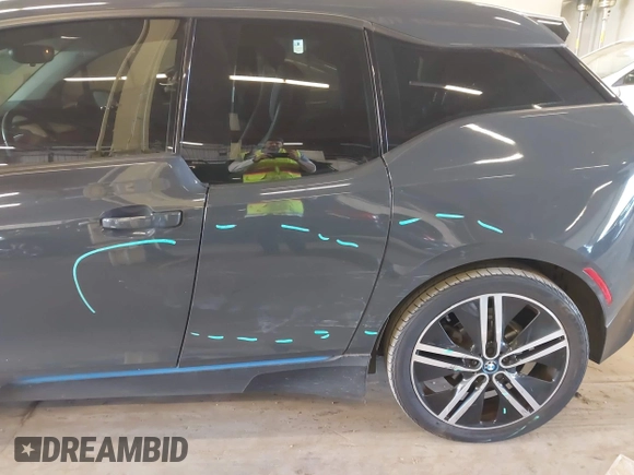 2015 BMW i3 z VIN WBY1Z2C5XFV556131, wystawiony jako IAAI lot #42050070 z przebiegiem 60 889 mil mil oraz . Historia ofert i sprzedaży dostępna na DreamBid. Obrazek 15.