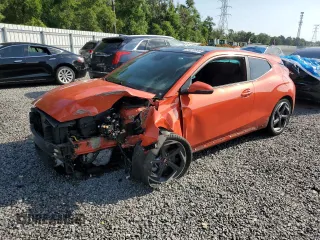 2019 Hyundai Veloster Turbo z VIN KMHTH6AB2KU020508, wystawiony jako Copart lot #55215515 z przebiegiem 58 054 mil mil oraz Nie do naprawy. Historia ofert i sprzedaży dostępna na DreamBid. Obrazek 1.