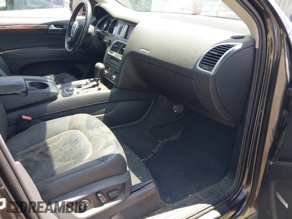 2008 Audi Q7 Premium z VIN WA1BY74L88D032241, wystawiony jako IAAI lot #42594263 z przebiegiem 187 924 mil mil oraz . Historia ofert i sprzedaży dostępna na DreamBid. Obrazek 5.