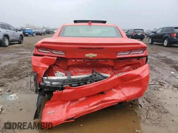 2017 Chevrolet Camaro 2LT z VIN 1G1FD1RS4H0211912, wystawiony jako Copart lot #49411785 z przebiegiem Nie podano mil oraz Szkoda całkowita • Salvage title. Historia ofert i sprzedaży dostępna na DreamBid. Obrazek 6.