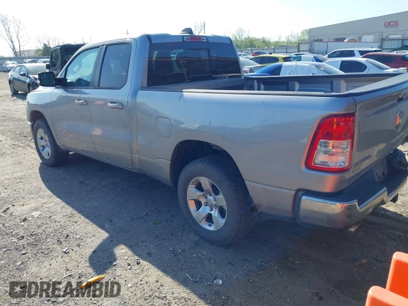 2020 Ram 1500 Big Horn z VIN 1C6SRFBT2LN200059, wystawiony jako IAAI lot #41987816 z przebiegiem 107 675 mil mil oraz . Historia ofert i sprzedaży dostępna na DreamBid. Obrazek 3.