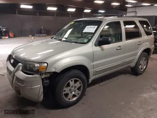 2005 Ford Escape Limited with VIN 1FMYU94195KB62327, listed as a IAAI auction lot 41910709 with 116,086 mi miles. Bid and sale history available at carsss.com. Image 18.