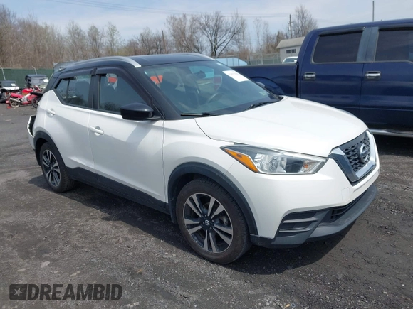 2019 Nissan Kicks SV z VIN 3N1CP5CU1KL496388, wystawiony jako IAAI lot #42032564 z przebiegiem 73 258 mil mil oraz . Historia ofert i sprzedaży dostępna na DreamBid. Obrazek 1.