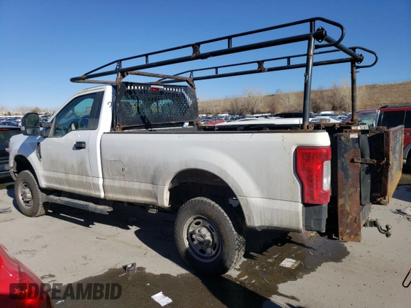 2018 Ford F-250 XLT z VIN 1FTBF2B6XJEB19683, wystawiony jako Copart lot #47262445 z przebiegiem 191 279 mil mil oraz Szkoda całkowita • Salvage title. Historia ofert i sprzedaży dostępna na DreamBid. Obrazek 2.