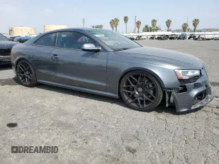 2013 Audi RS 5 z VIN WUAC6AFR1DA900836, wystawiony jako Copart lot #59038215 z przebiegiem 130 292 mil mil oraz Szkoda całkowita • Salvage title. Historia ofert i sprzedaży dostępna na DreamBid. Obrazek 4.