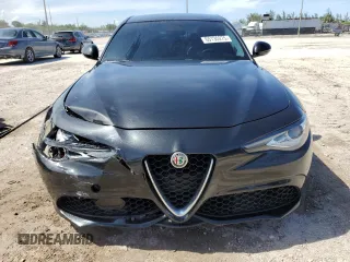 2017 Alfa Romeo Giulia with VIN ZARFAEBN7H7531217, listed as a Copart auction lot 60130275 with 91,768 mi miles and Salvage title. Bid and sale history available at DreamBid. Image 5.