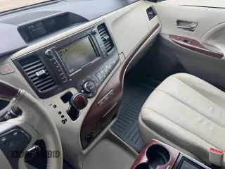 2013 Toyota Sienna XLE с VIN 5TDDK3DC3DS058382, выставлен на аукционе Copart как лот 61403895 с пробегом 276 065 миль миль и Чистый • Clean title. История ставок и продаж доступна на DreamBid. Изображение 10.