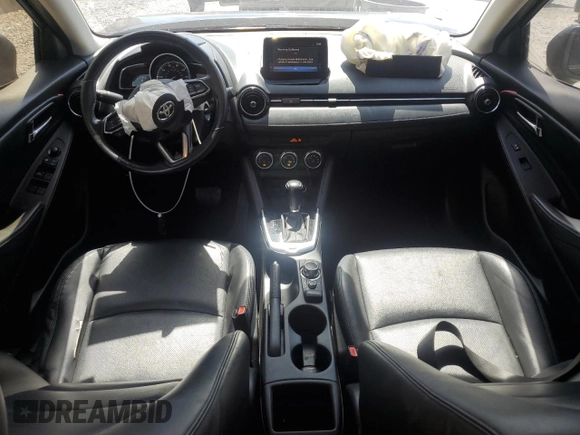 2019 Toyota Yaris L z VIN 3MYDLBYV8KY514239, wystawiony jako Copart lot #57712905 z przebiegiem 111 980 mil mil oraz Nie do naprawy • Non repairable. Historia ofert i sprzedaży dostępna na DreamBid. Obrazek 8.