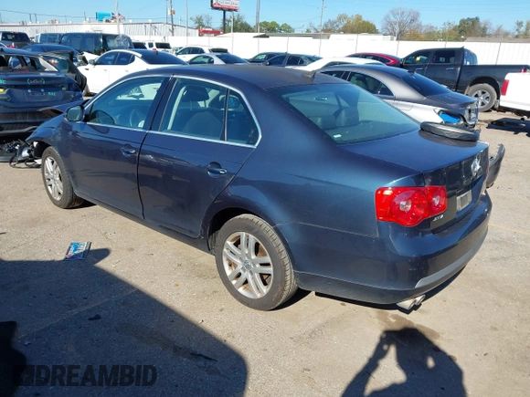 2007 Volkswagen Jetta 2.5 with VIN 3VWSF71K57M097684, listed as a IAAI auction lot 41215438 with 191,389 mi miles and . Bid and sale history available at DreamBid. Image 3.