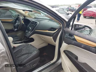 2016 Lincoln MKC Select with VIN 5LMCJ2C97GUJ30711, listed as a IAAI auction lot 42501763 with 118,430 mi miles and . Bid and sale history available at DreamBid. Image 5.