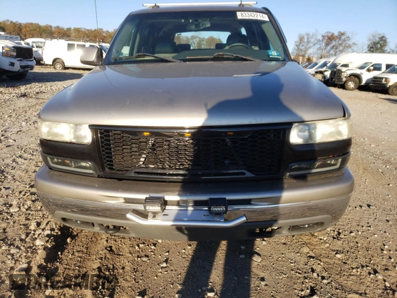2003 Chevrolet Suburban LT with VIN 3GNGK26U13G239207, listed as a Copart auction lot 83342214 with 147,511 mi miles and Salvage Title. Bid and sale history available at carsss.com. Image 5.