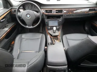 2008 BMW 3 Series 328i z VIN WBAVA37518NL18257, wystawiony jako Copart lot #53788785 z przebiegiem 144 704 mil mil oraz Szkoda całkowita • Salvage title. Historia ofert i sprzedaży dostępna na DreamBid. Obrazek 8.