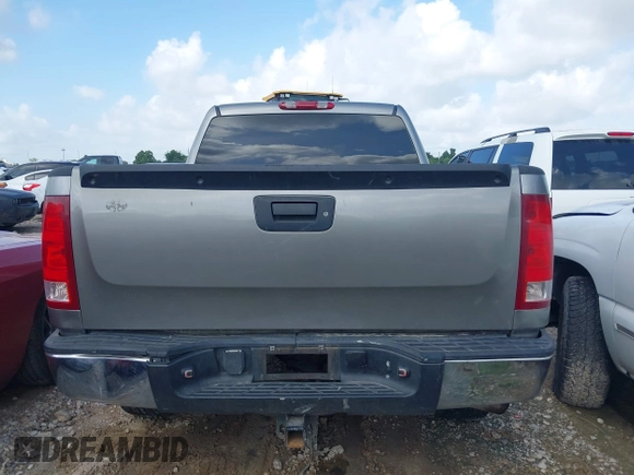 2007 GMC Sierra 1500 SLE1 z VIN 2GTEC13J671516076, wystawiony jako IAAI lot #42362311 z przebiegiem 359 483 mil mil oraz . Historia ofert i sprzedaży dostępna na DreamBid. Obrazek 16.