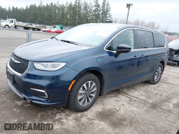 2024 Chrysler Pacifica Hybrid Select z VIN 2C4RC1S73RR188434, wystawiony jako IAAI lot #41857086 z przebiegiem 19 244 mil mil oraz . Historia ofert i sprzedaży dostępna na DreamBid. Obrazek 17.