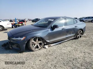 2024 Volvo S60 Core Dark Theme with VIN 7JRL12TK9RG305506, listed as a Copart auction lot 43276995 with 603 mi miles and Salvage Title. Bid and sale history available at carsss.com. Image 1.