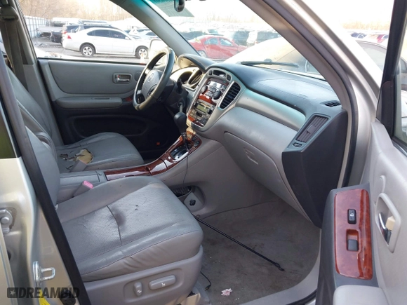2004 Toyota Highlander with VIN JTEEP21A940020527, listed as a IAAI auction lot 41800369 with 259,592 mi miles. Bid and sale history available at carsss.com. Image 5.