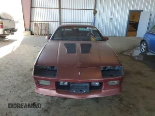 1989 Chevrolet Camaro z VIN 1G1FP21F7KL137015, wystawiony jako Copart lot #46108305 z przebiegiem 78 714 mil mil oraz Szkoda całkowita • Salvage title. Historia ofert i sprzedaży dostępna na DreamBid. Obrazek 5.