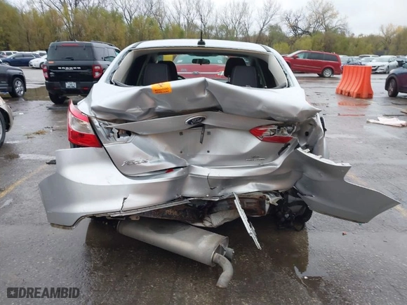 2014 Ford Focus SE with VIN 1FADP3F20EL406508, listed as a IAAI auction lot 40809098 with 89,731 mi miles. Bid and sale history available at carsss.com. Image 16.