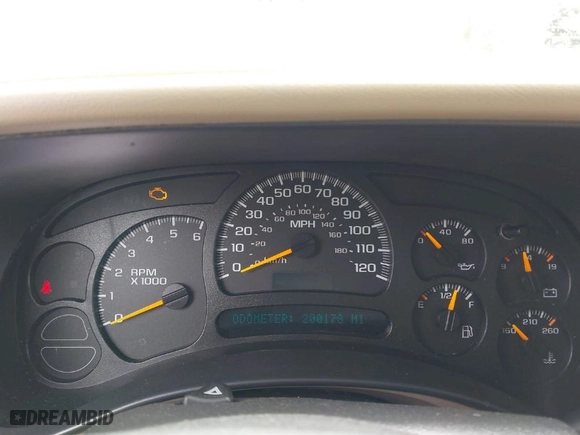2005 GMC Yukon SLT with VIN 1GKEC13T35J206492, listed as a IAAI auction lot 41714271 with 200178 miles. Bid and sale history available at carsss.com. Image 7.