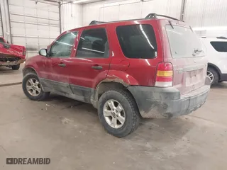 2006 Ford Escape XLT with VIN 1FMYU93176KD47219, listed as a IAAI auction lot 41785112 with 247,175 mi miles. Bid and sale history available at carsss.com. Image 3.