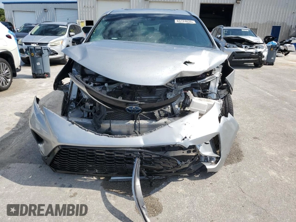 2022 Toyota Sienna XSE with VIN 5TDXRKEC9NS133380, listed as a Copart auction lot 43124635 with 31,600 mi miles and Non repairable. Bid and sale history available at DreamBid. Image 5.
