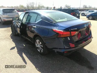 2022 Nissan Altima 2.5 S with VIN 1N4BL4BV4NN383800, listed as a IAAI auction lot 41949963 with 59,770 mi miles. Bid and sale history available at carsss.com. Image 3.