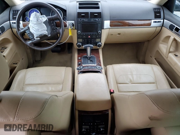 2008 Volkswagen Touareg V6 z VIN WVGLE77L28D026719, wystawiony jako Copart lot #48539225 z przebiegiem Nie podano mil oraz Szkoda całkowita • Salvage title. Historia ofert i sprzedaży dostępna na DreamBid. Obrazek 8.