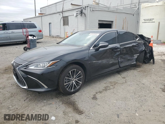 2022 Lexus ES 300h z VIN 58ADA1C16NU026003, wystawiony jako Copart lot #53938505 z przebiegiem 24 484 mil mil oraz Szkoda całkowita • Salvage title. Historia ofert i sprzedaży dostępna na DreamBid. Obrazek 1.